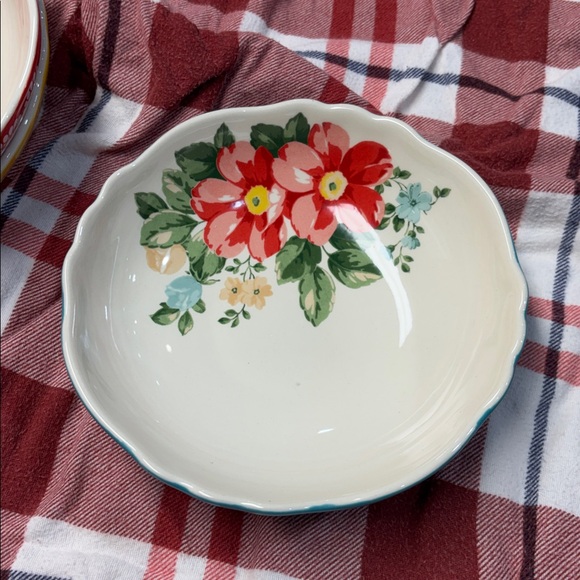 Pioneer Woman bowls - Picture 7 of 8